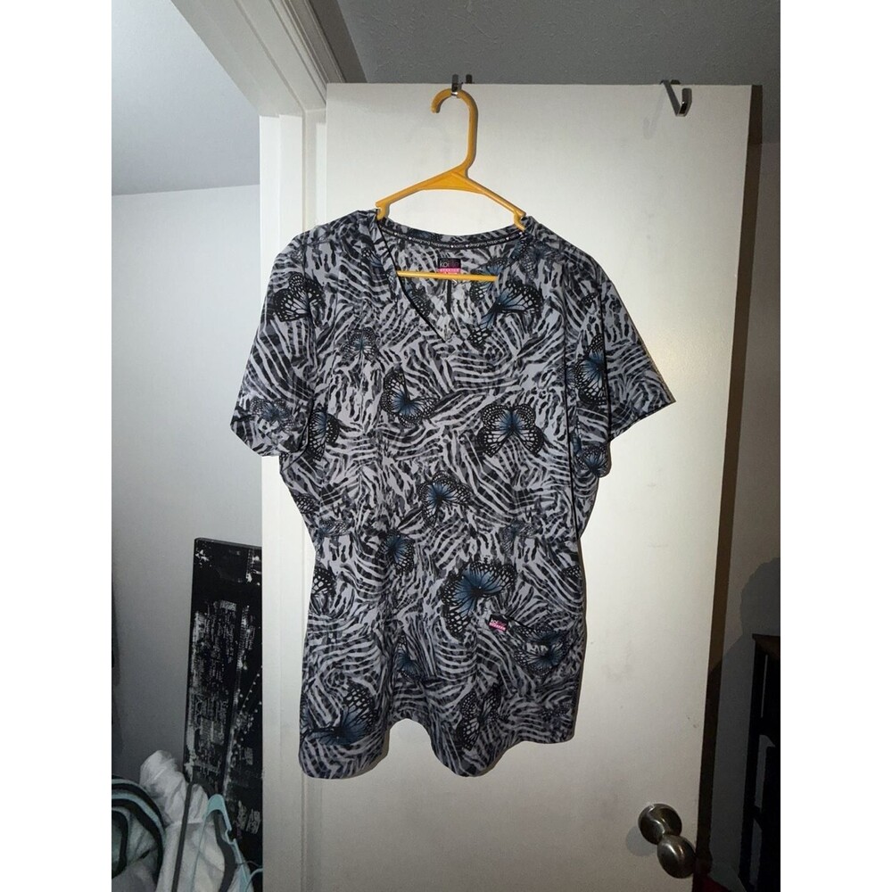 Koi Lite Stretch Women's V-Neck Scrub Top in Butterfly Print